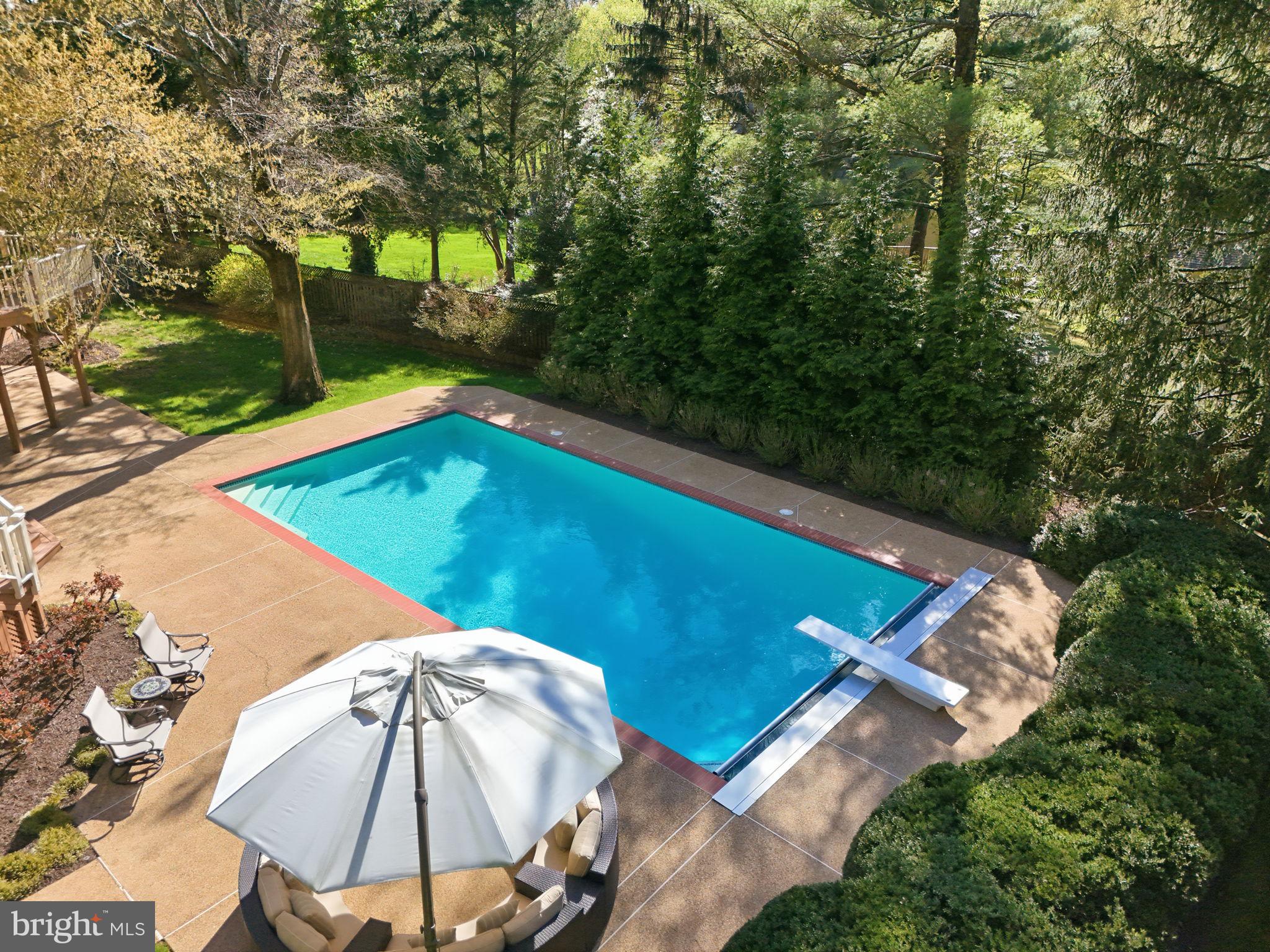 8405 HONEYWOOD COURT