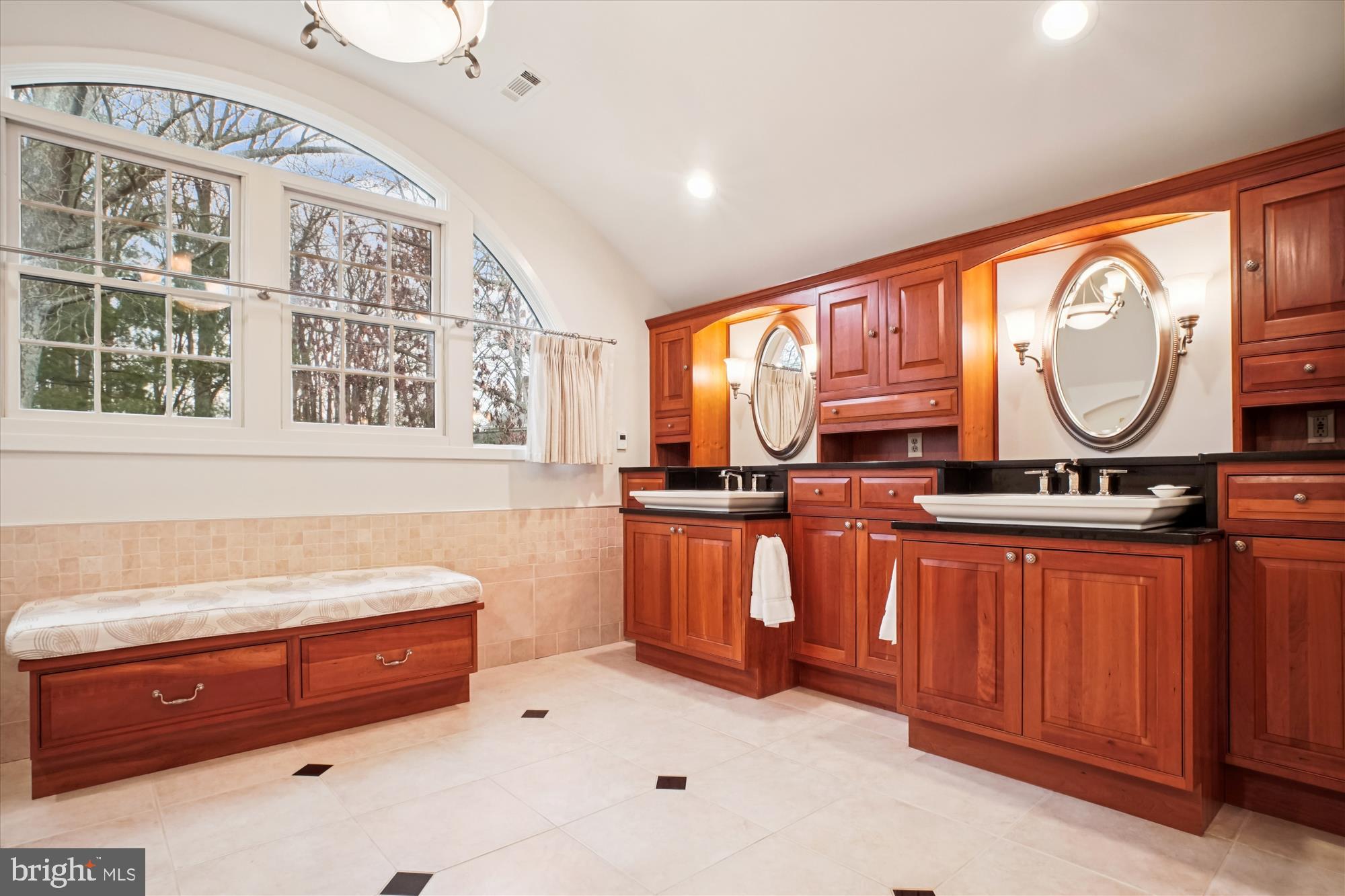 SUMMERWOOD - Residential