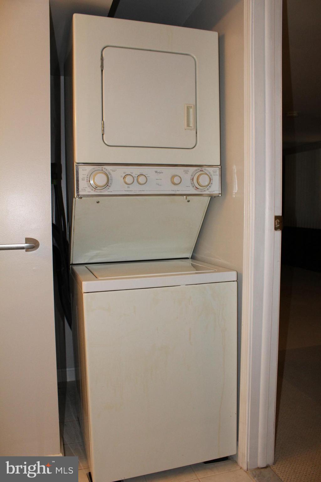 BONNIE BRAE - Residential Lease