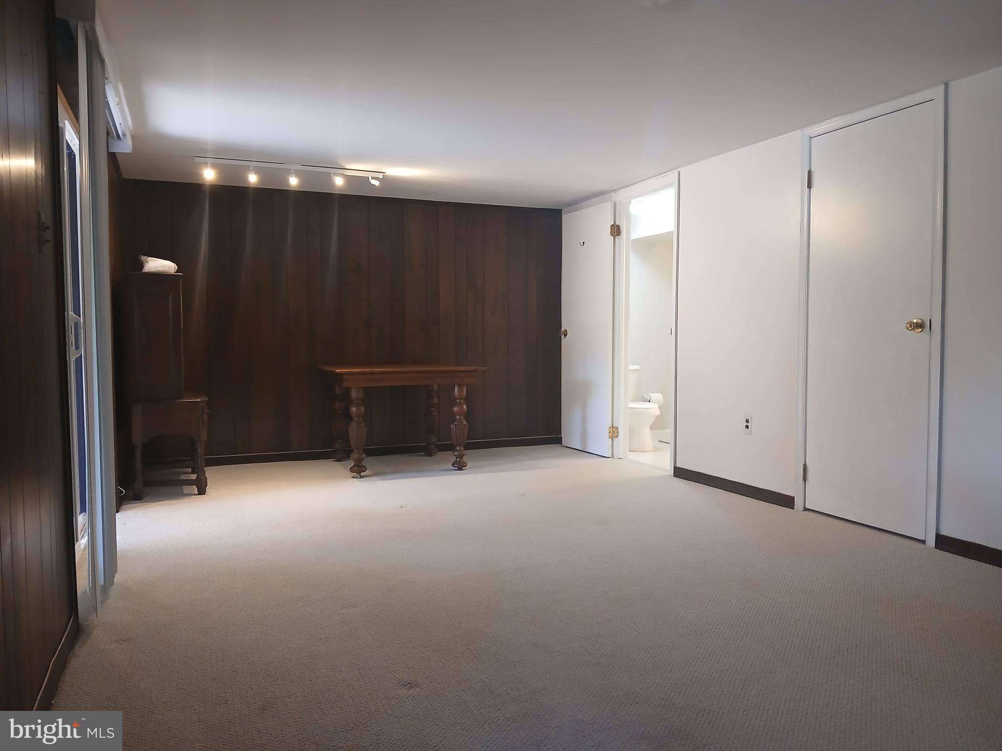 BONNIE BRAE - Residential Lease