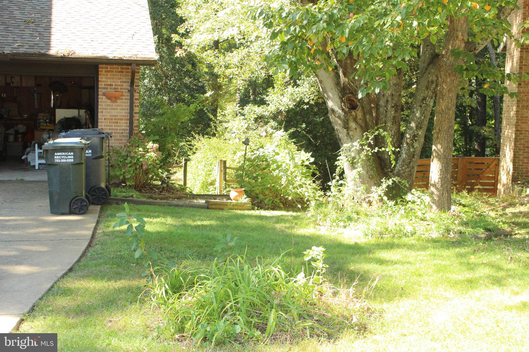 BONNIE BRAE - Residential Lease