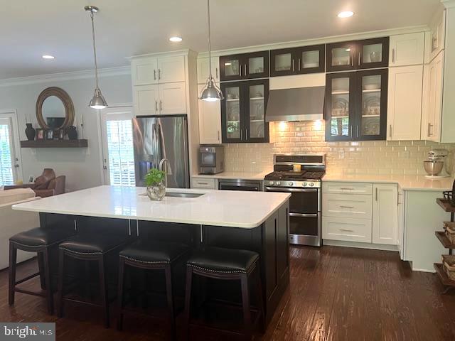 HAMPTON VILLAGE - Residential