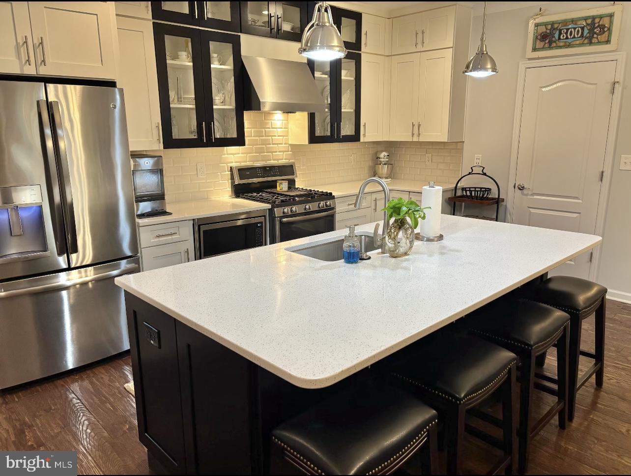 HAMPTON VILLAGE - Residential
