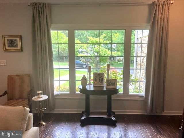 HAMPTON VILLAGE - Residential