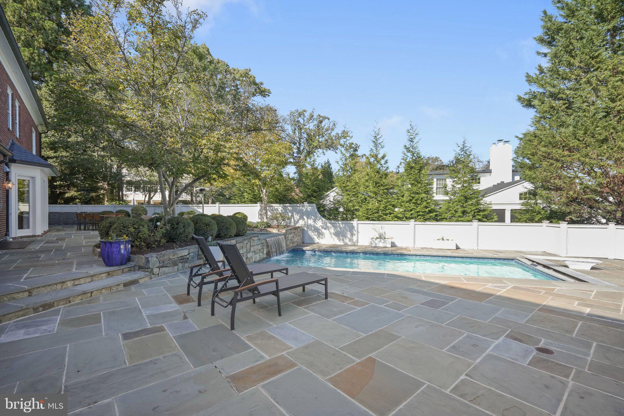 6009 HIGHLAND DRIVE