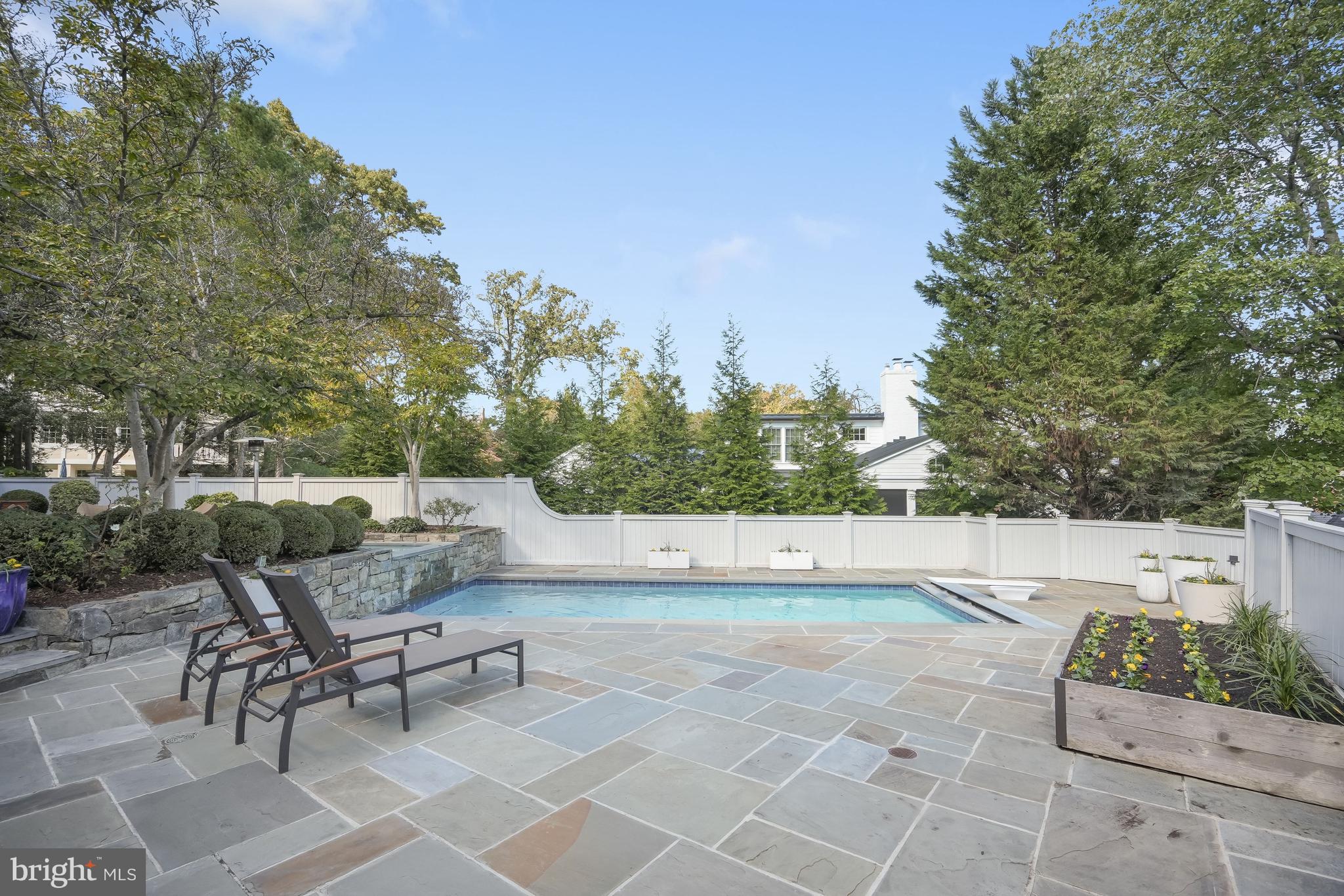 6009 HIGHLAND DRIVE