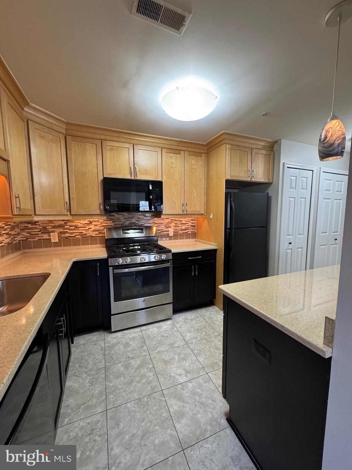 1310 SHERIDAN PLACE 28