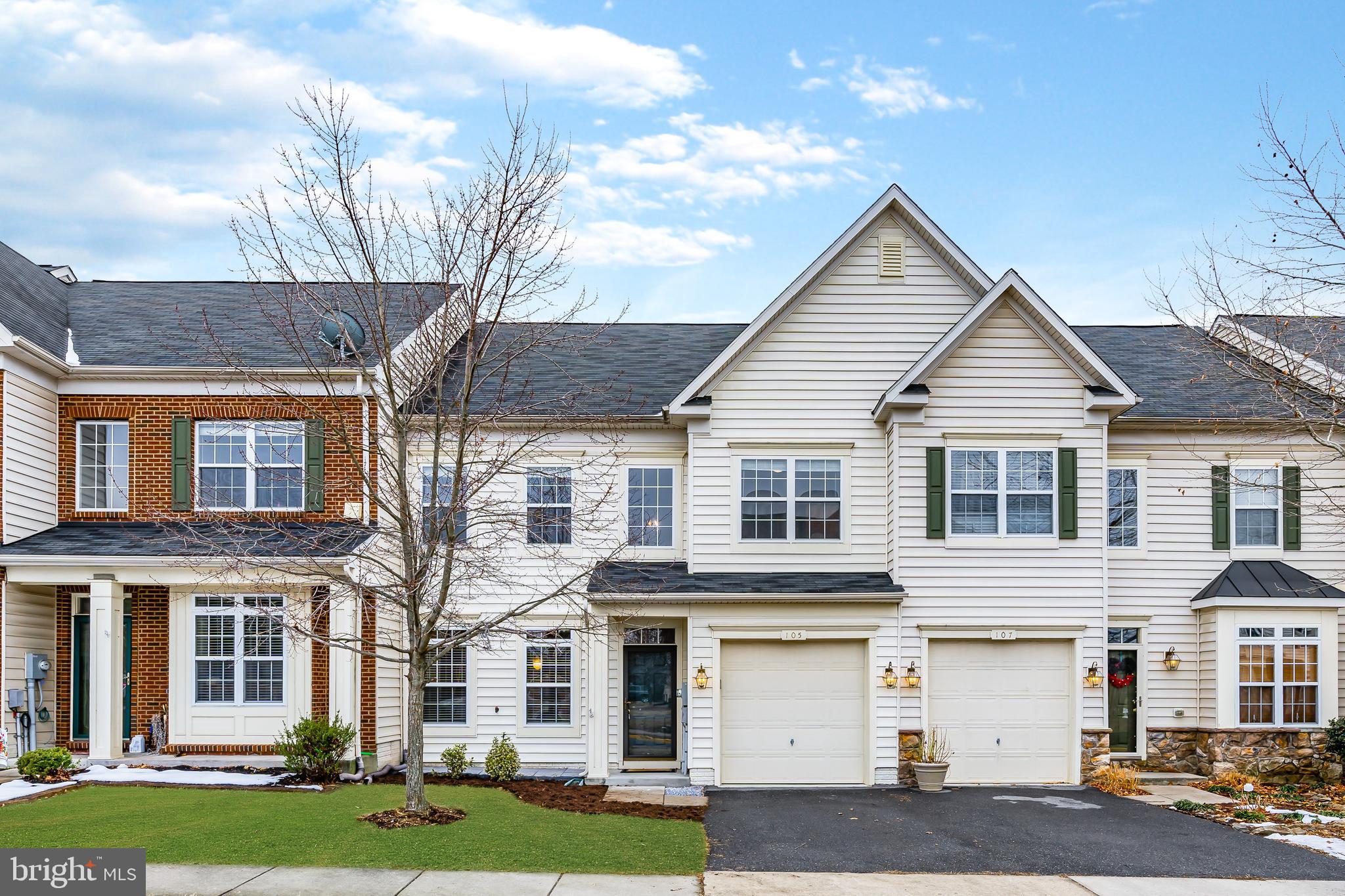 WAKELAND MANOR - Residential Lease