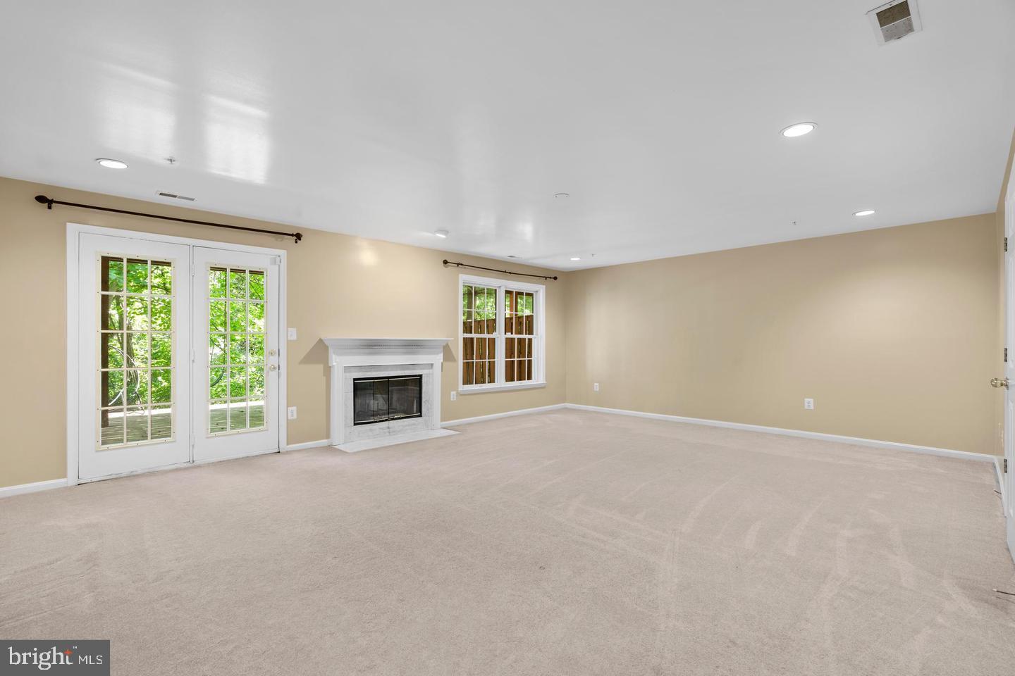 AUTUMN OAKS - Residential Lease