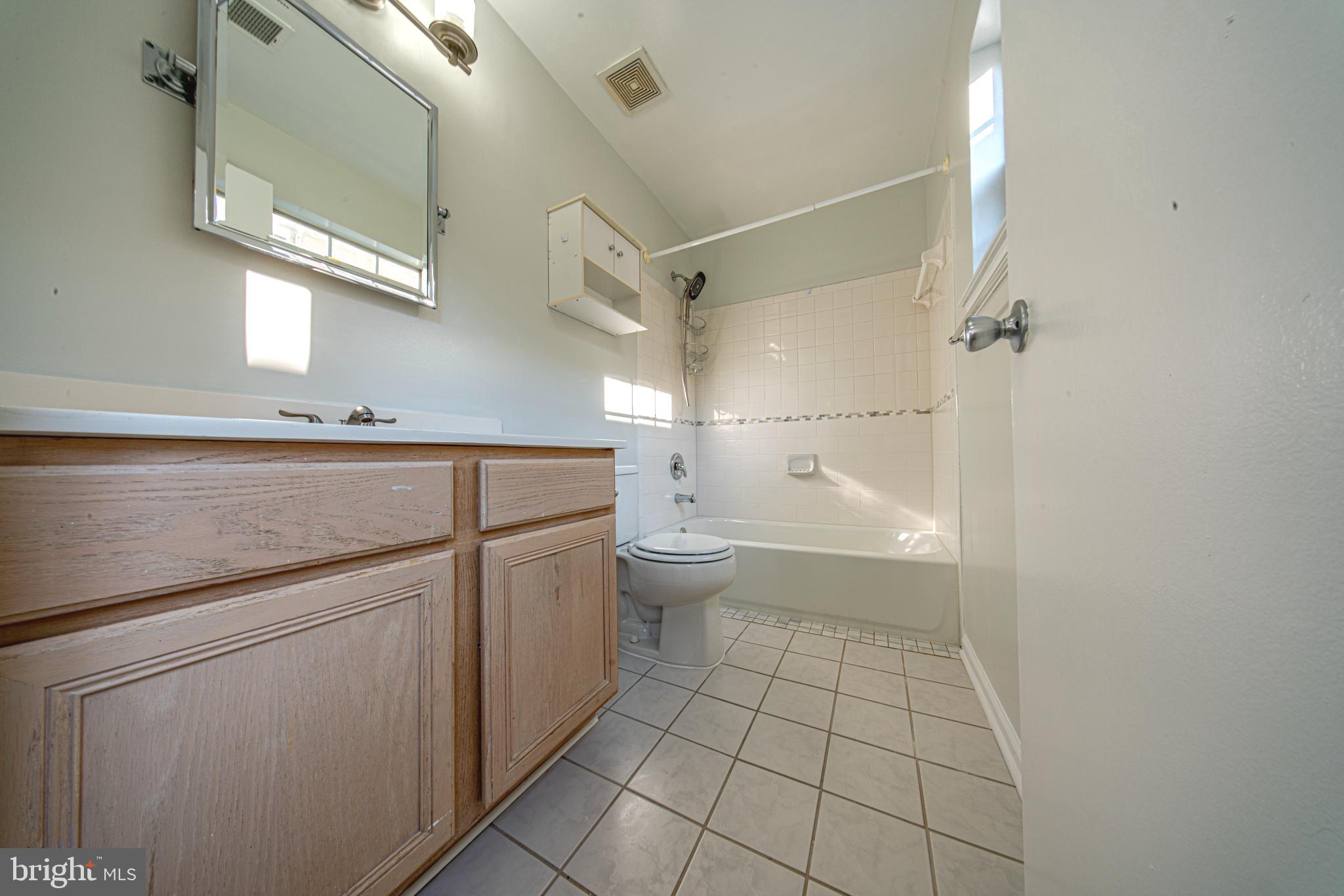 SUMMERHOUSE CONDO - Residential