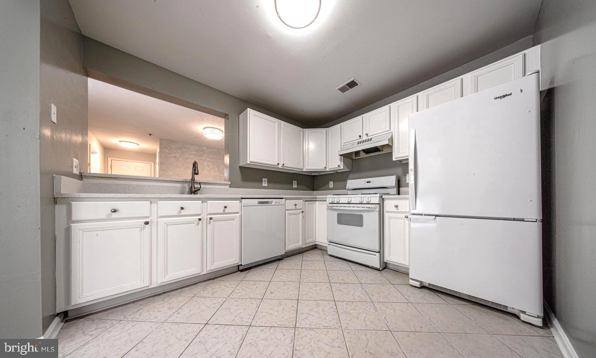 SUMMERHOUSE CONDO - Residential