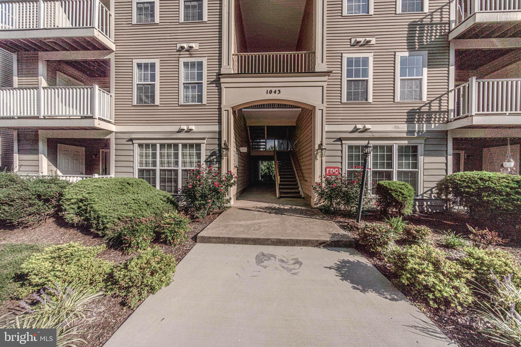 SUMMERHOUSE CONDO - Residential