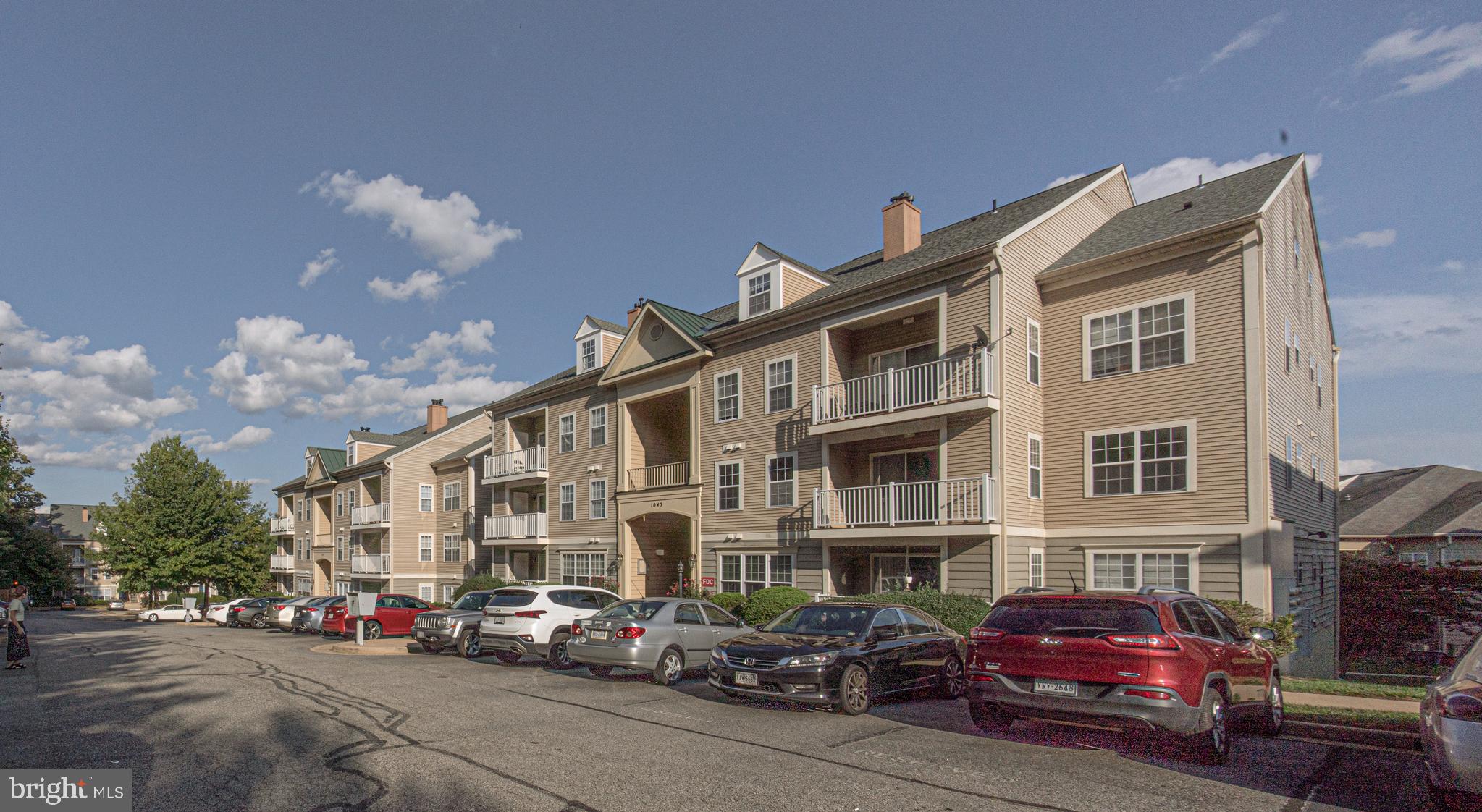 SUMMERHOUSE CONDO - Residential