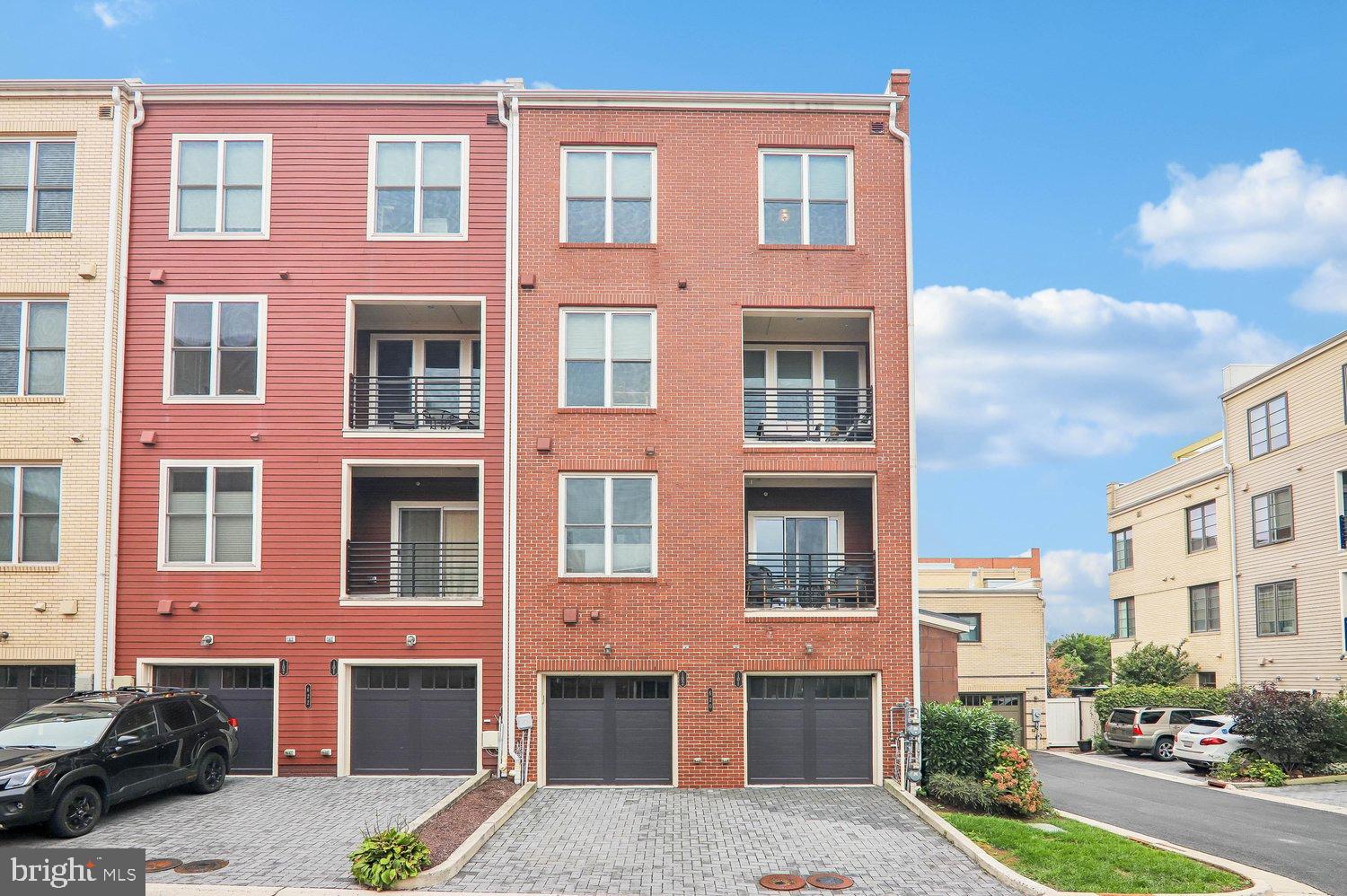 620 E HOWELL AVENUE 102