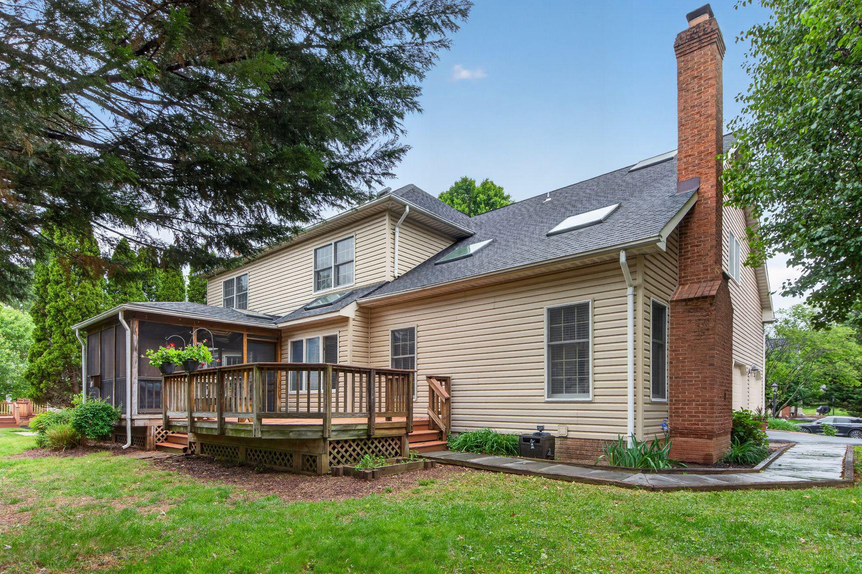 CENTURY OAK - Residential