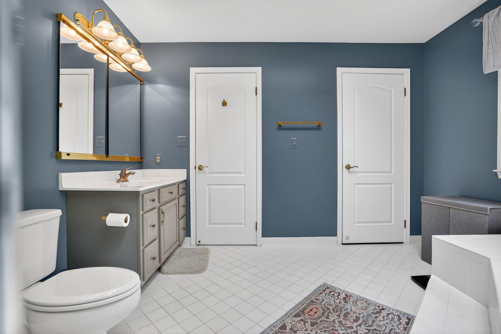 CENTURY OAK - Residential