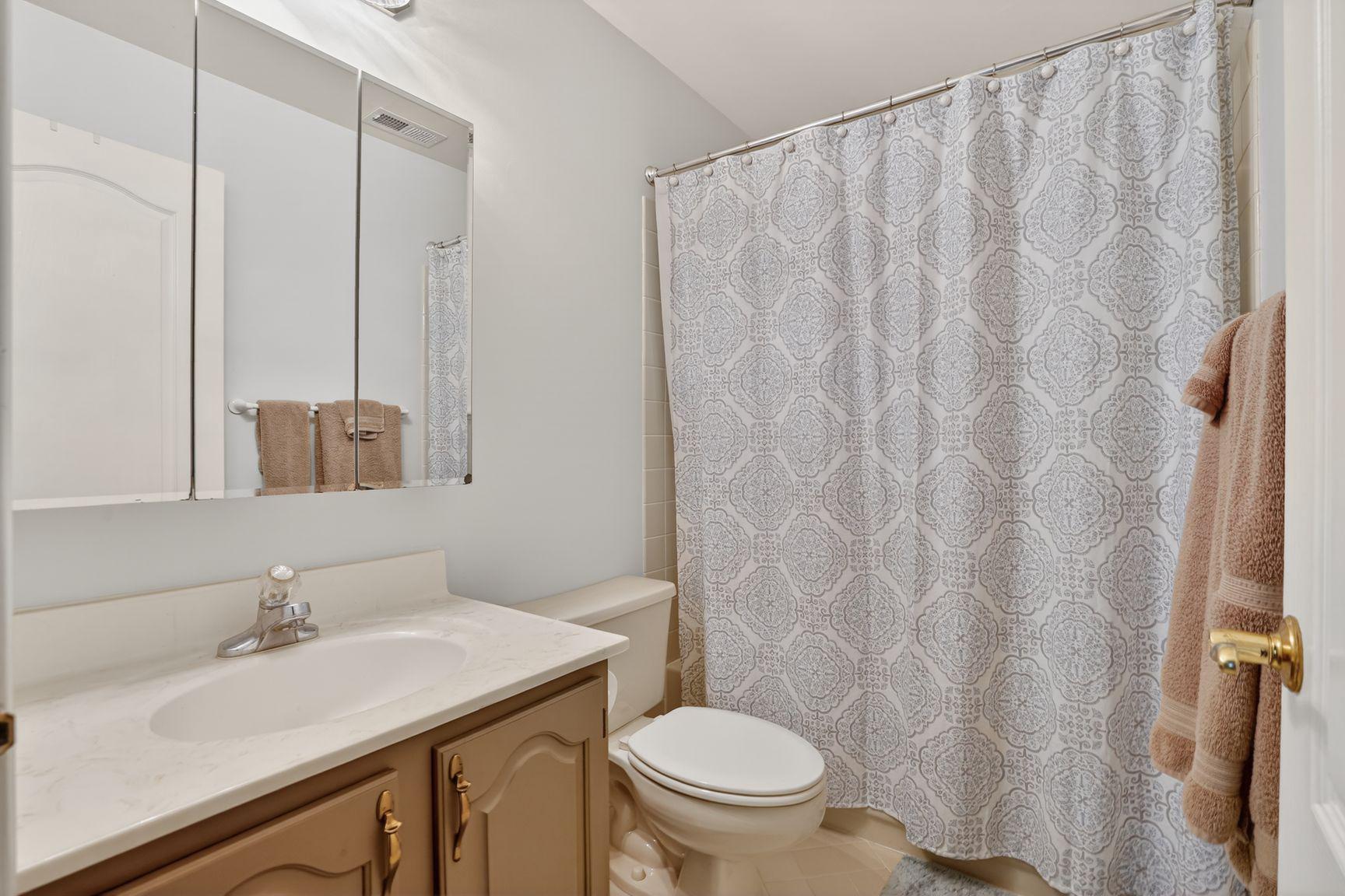 CENTURY OAK - Residential