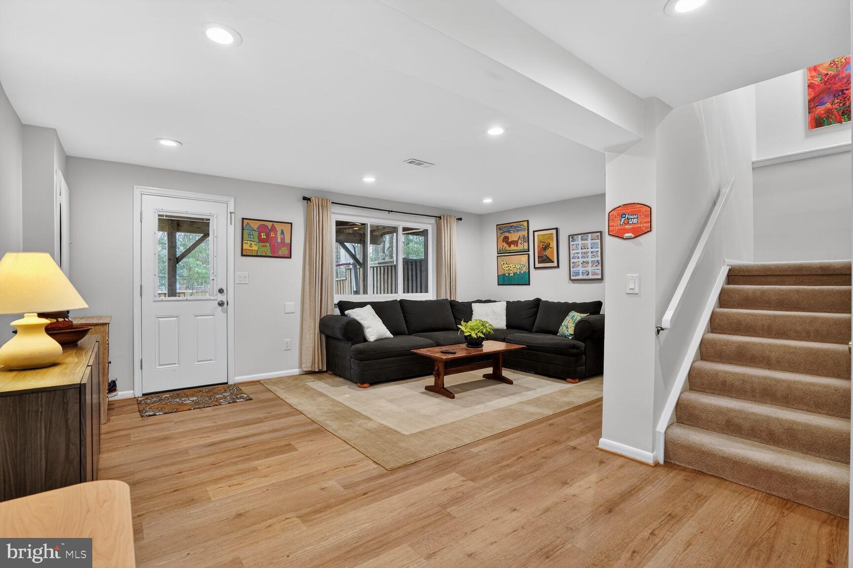 RESTON - Residential