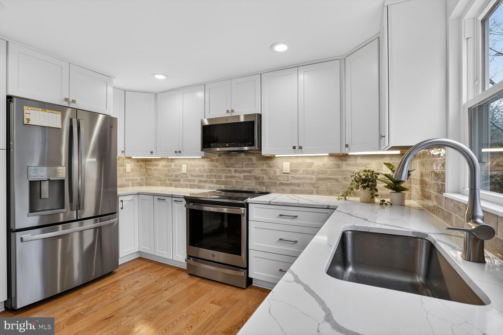 RESTON - Residential