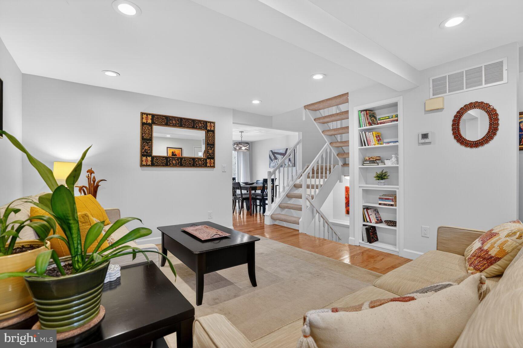 RESTON - Residential