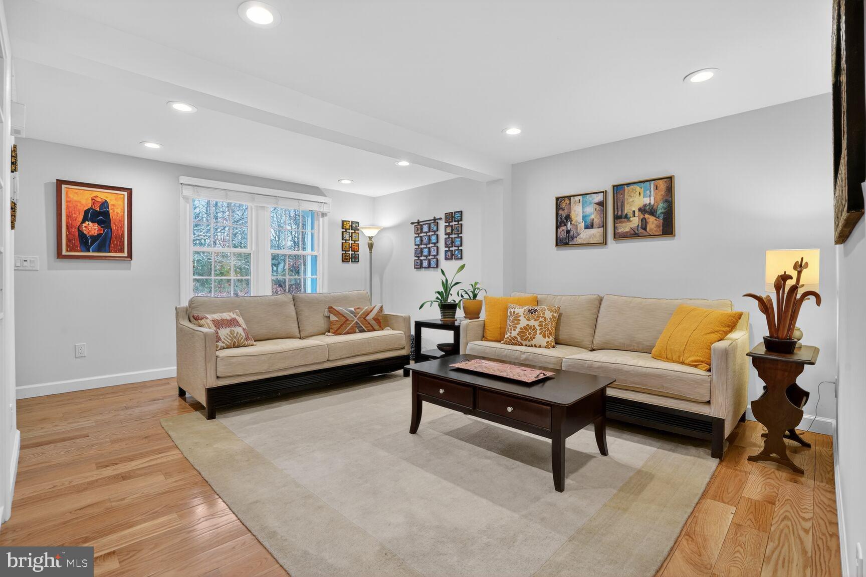 RESTON - Residential