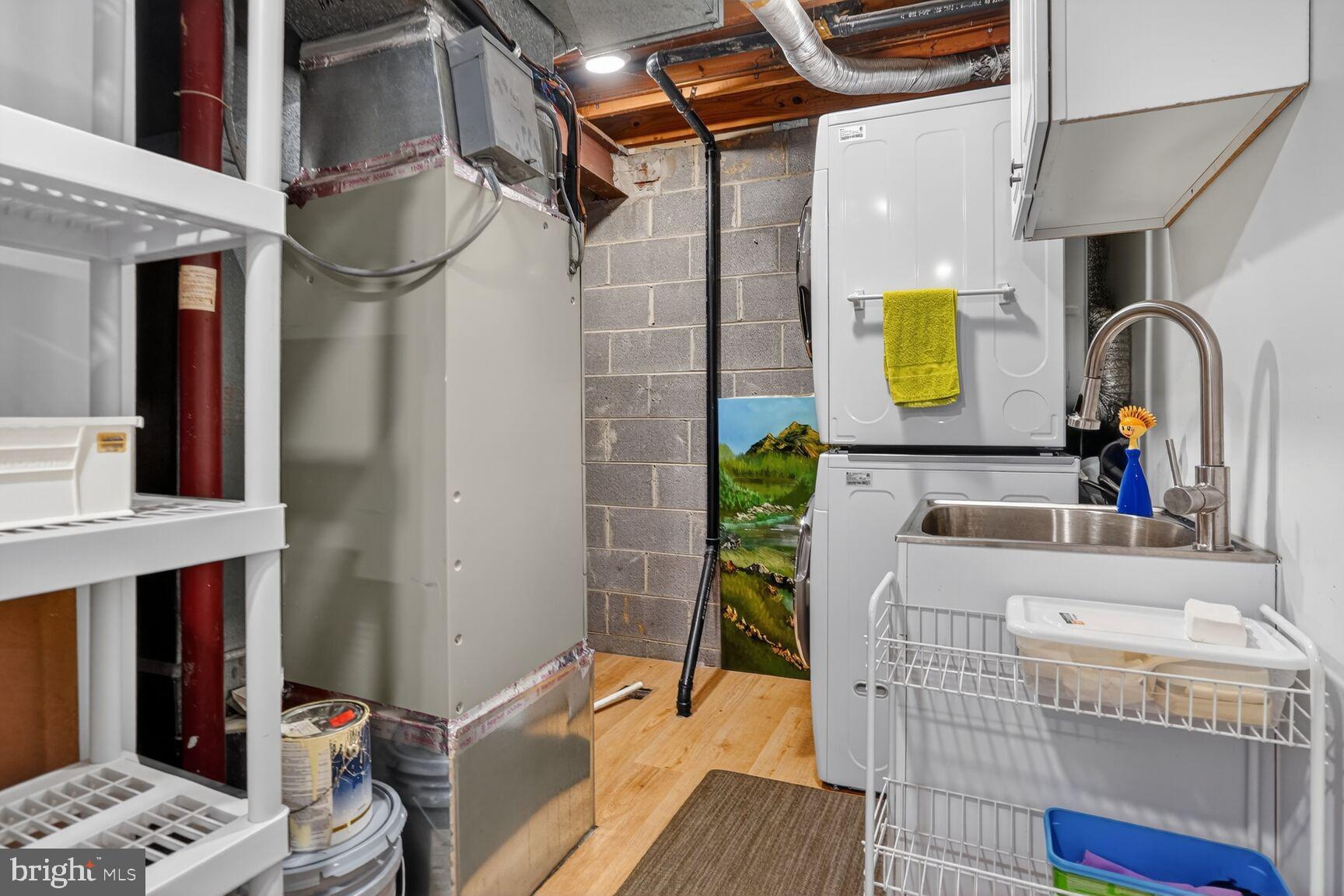 RESTON - Residential