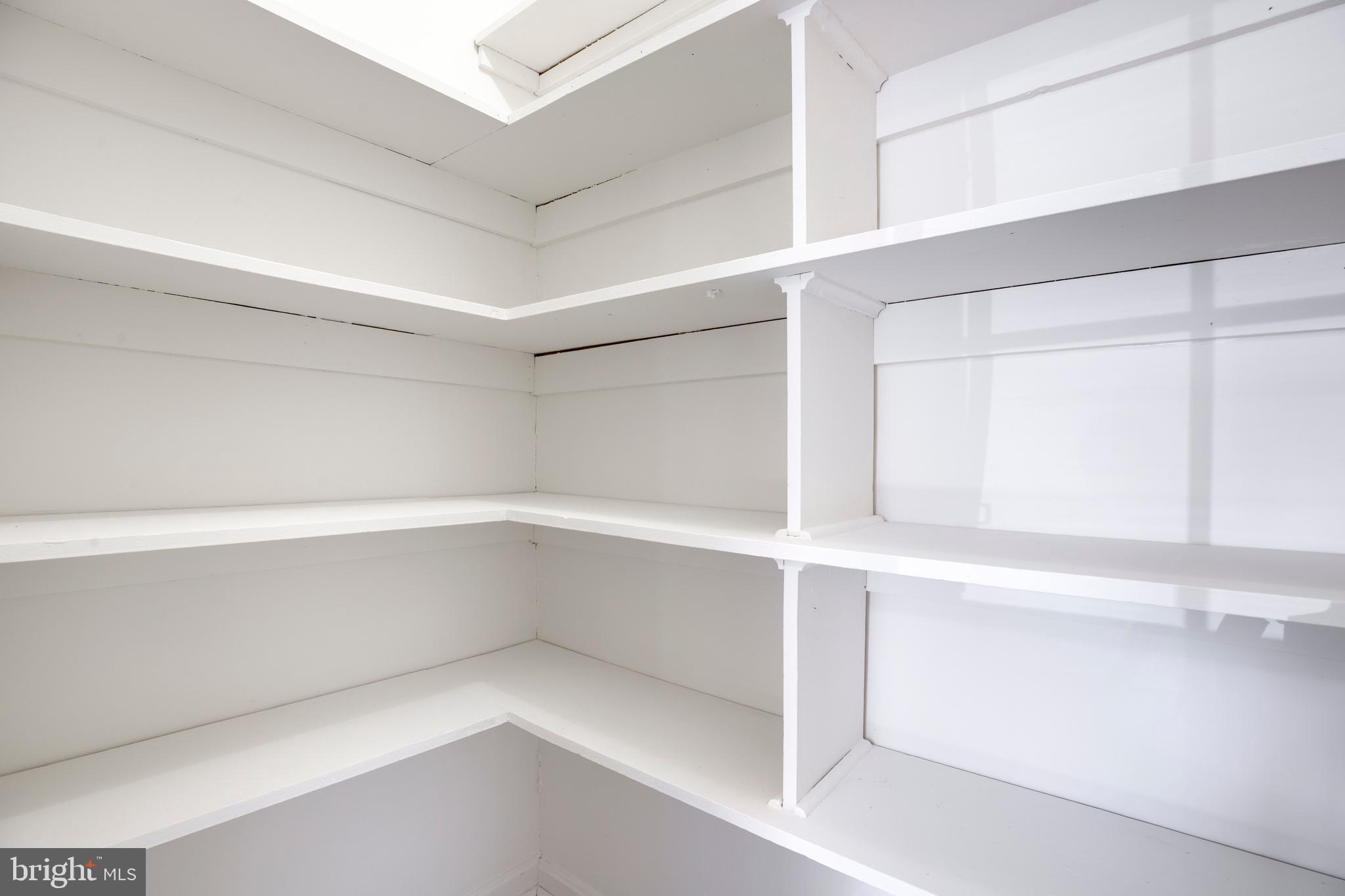 GREENWICH - Residential