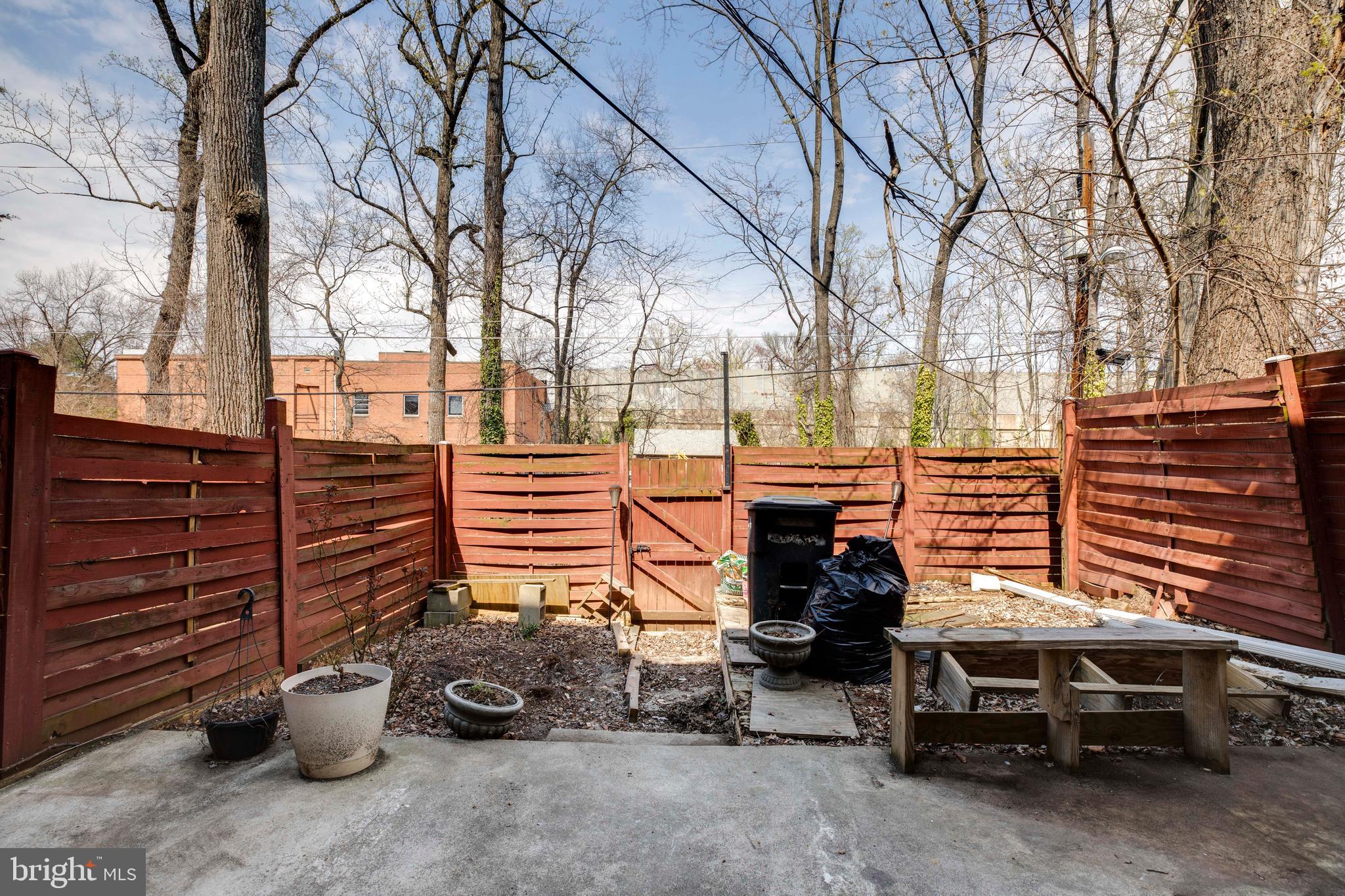 GREENWICH - Residential