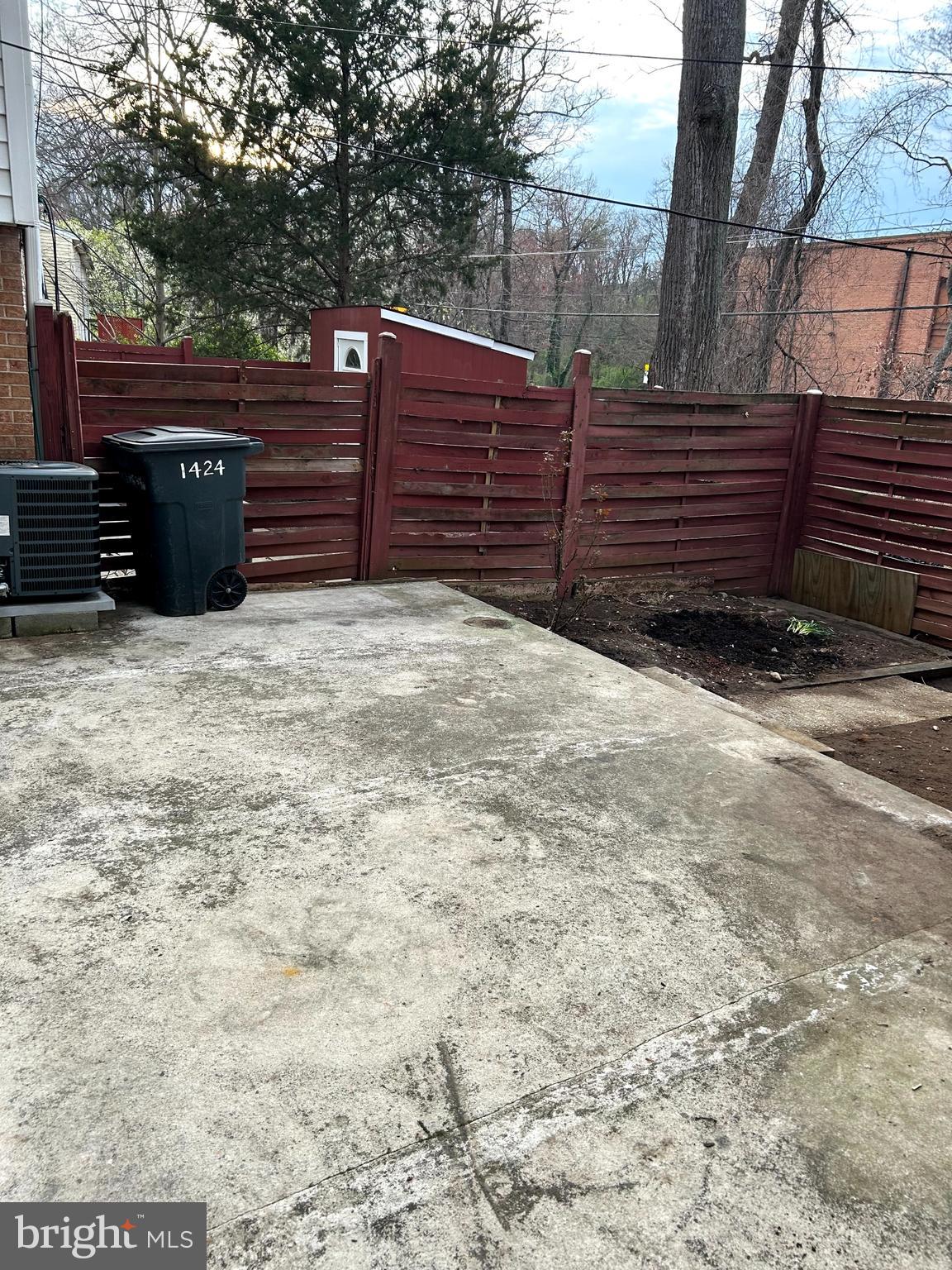 GREENWICH - Residential