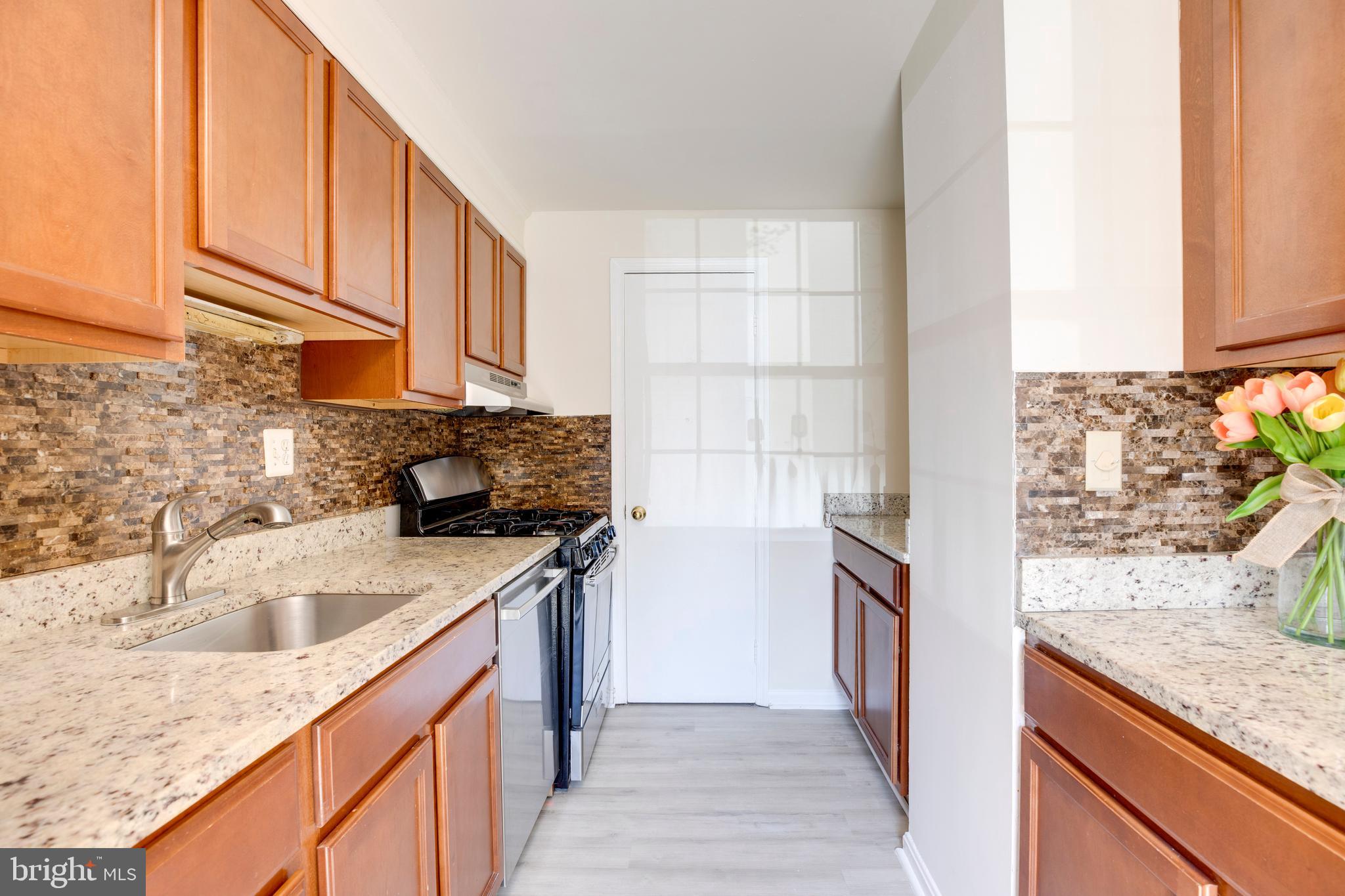 GREENWICH - Residential