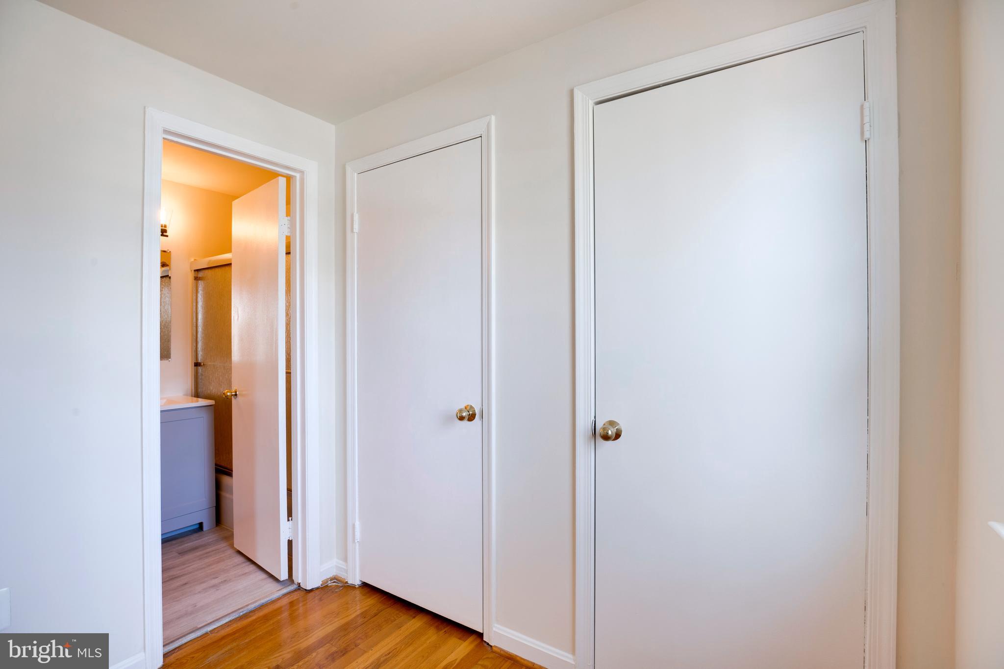 GREENWICH - Residential