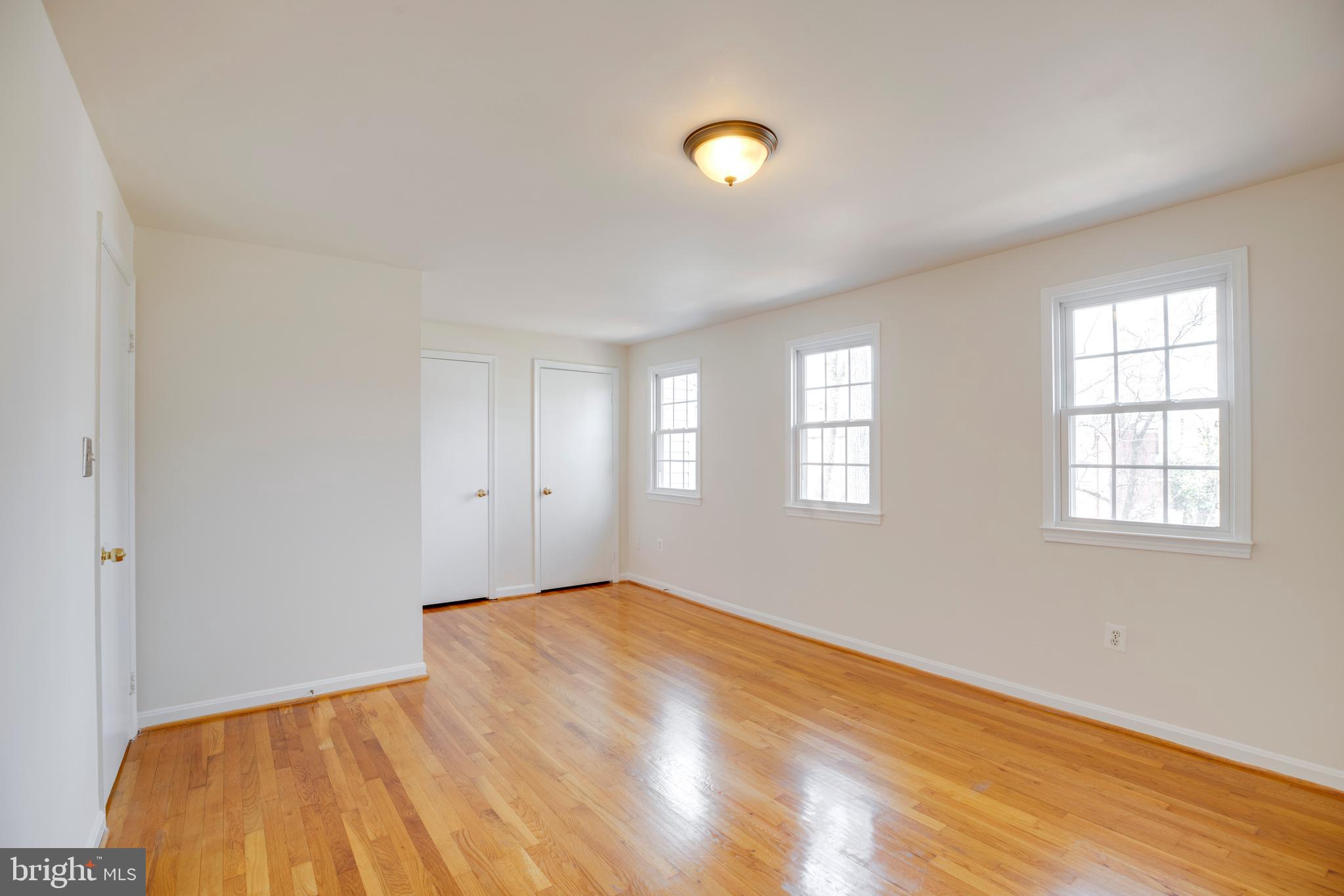 GREENWICH - Residential