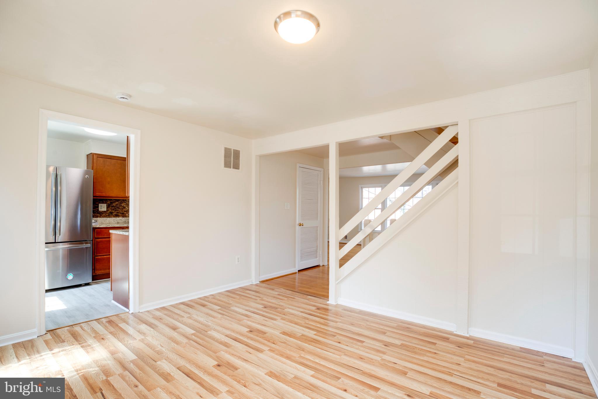 GREENWICH - Residential