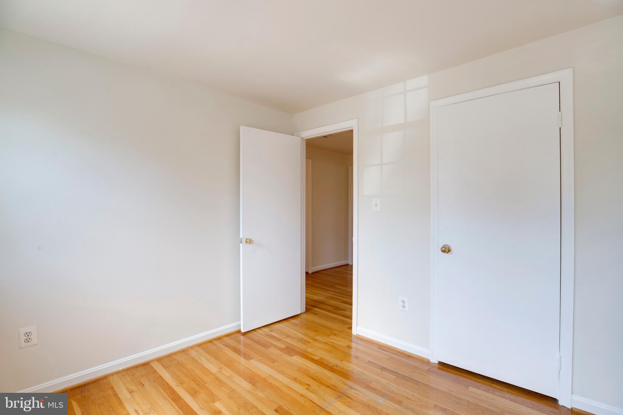 GREENWICH - Residential