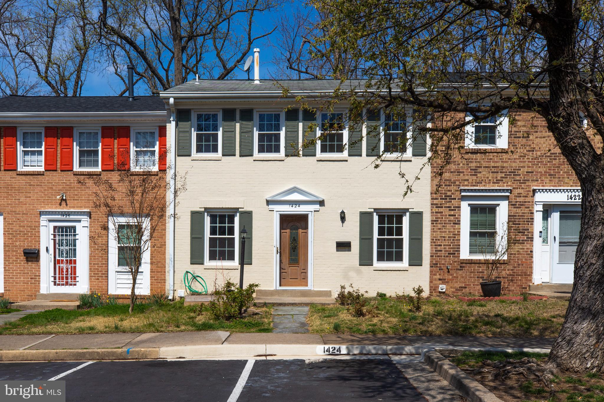 GREENWICH - Residential