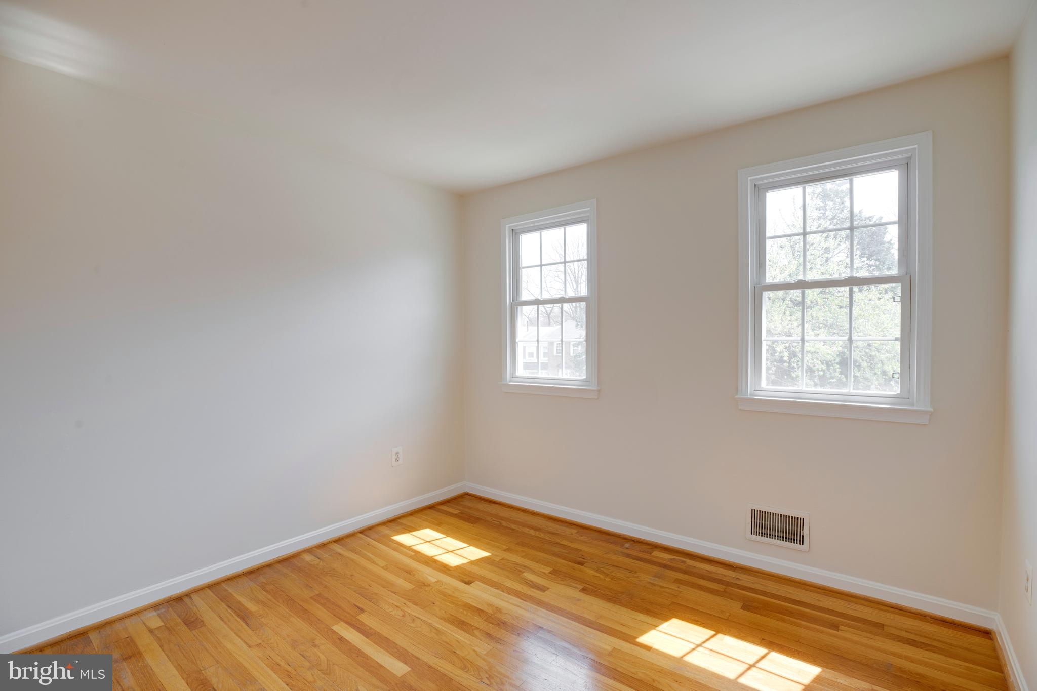 GREENWICH - Residential