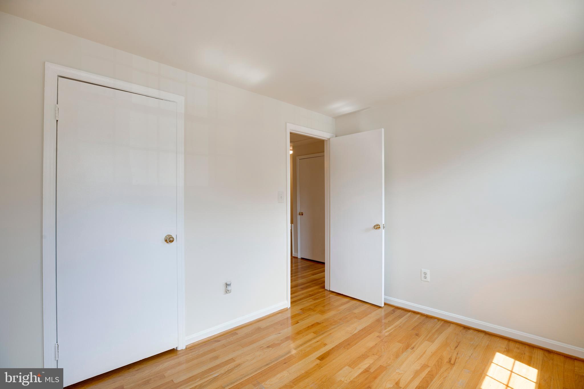 GREENWICH - Residential