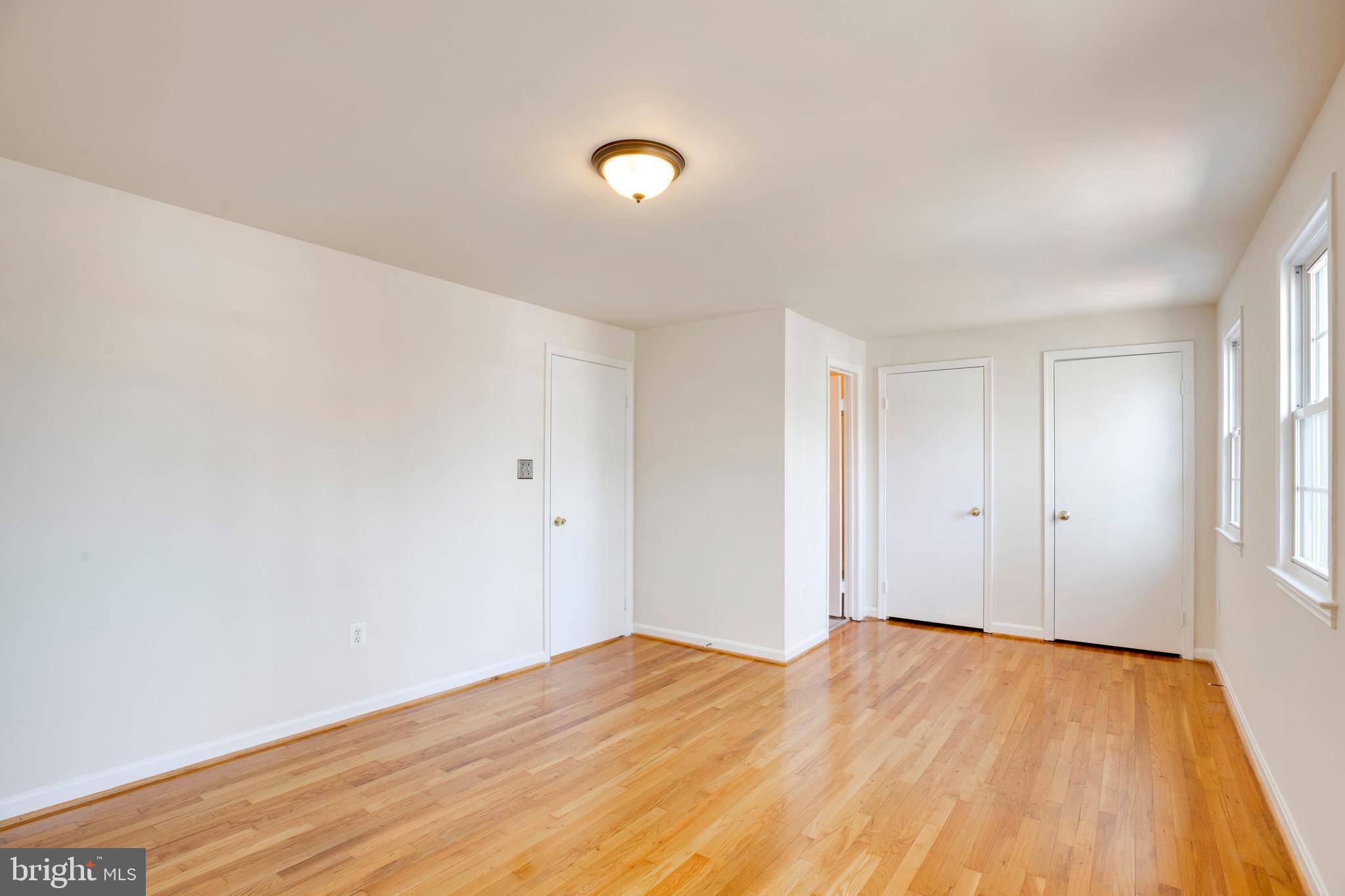 GREENWICH - Residential