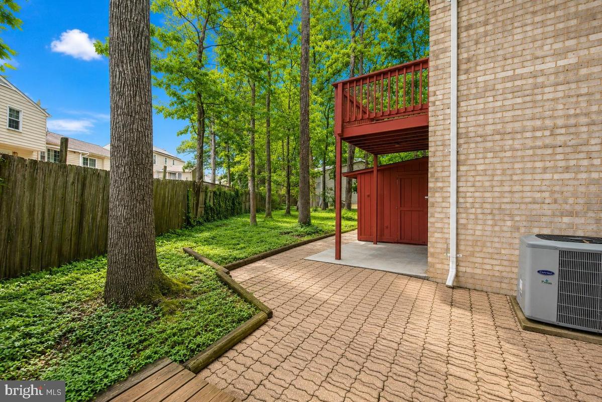FOUR SEASONS - Residential