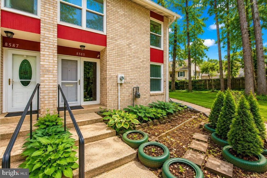 Spacious 3BR/3BR condo offering over 1500 sq ft of comfortable living in the desirable Four Seasons community. Bright and open floor plan with generous room sizes, functional kitchen layout, and private outdoor space. Conveniently located near major commuter routes, shopping, dining, and public transportation. SOLD AS-IS. Coming soon-professional photos to follow.