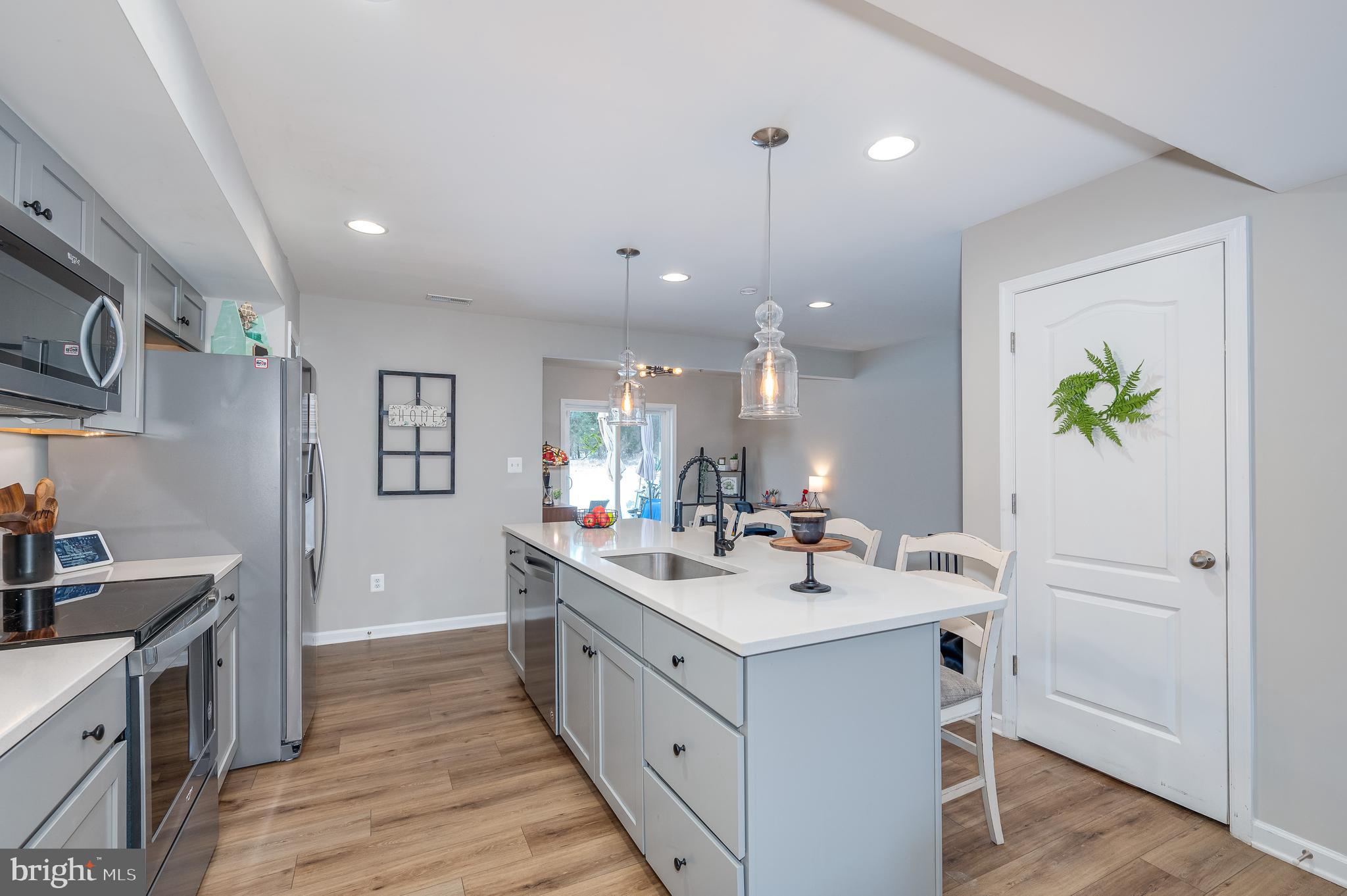 WHISPERING PINES - Residential