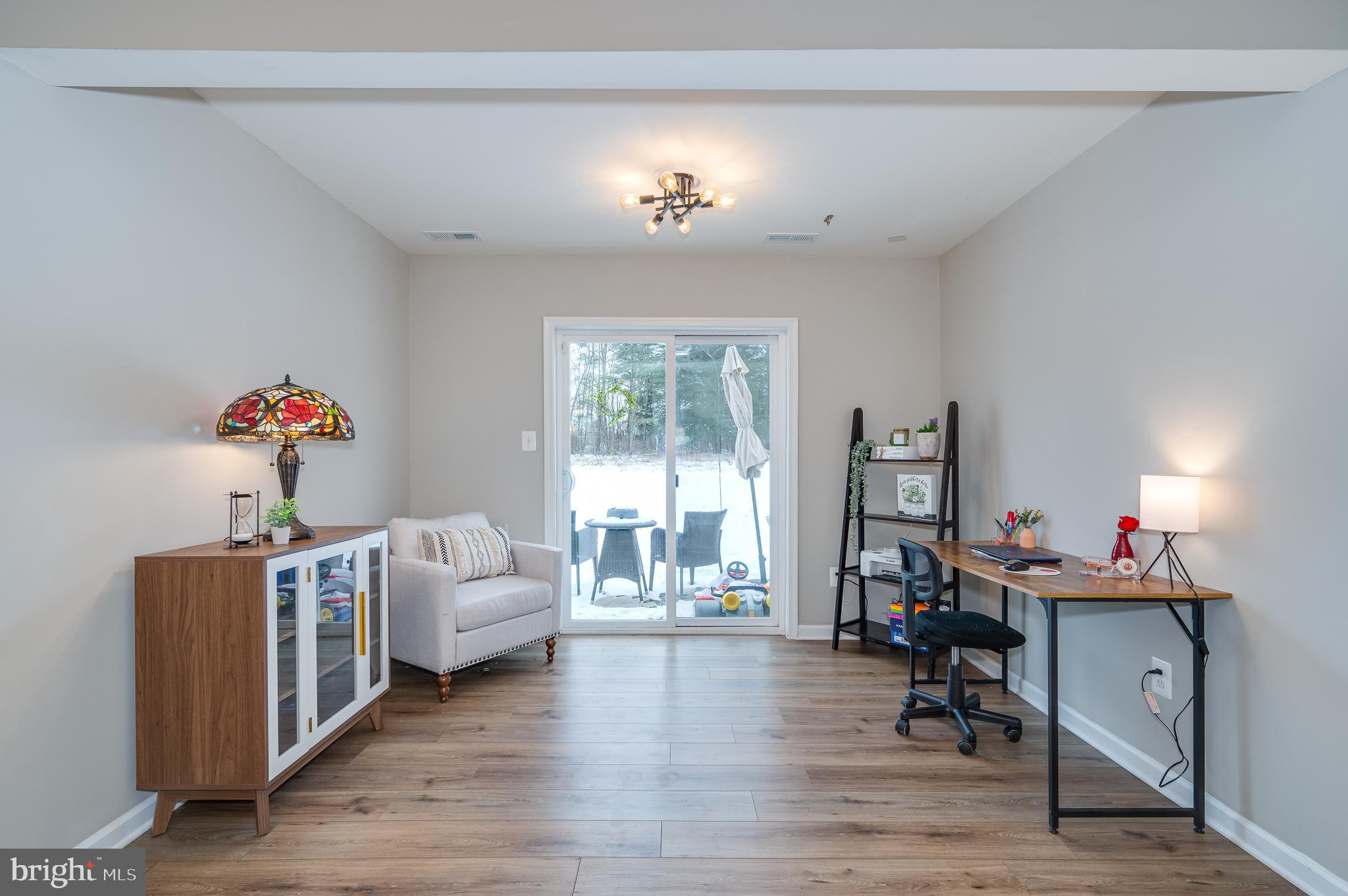 WHISPERING PINES - Residential