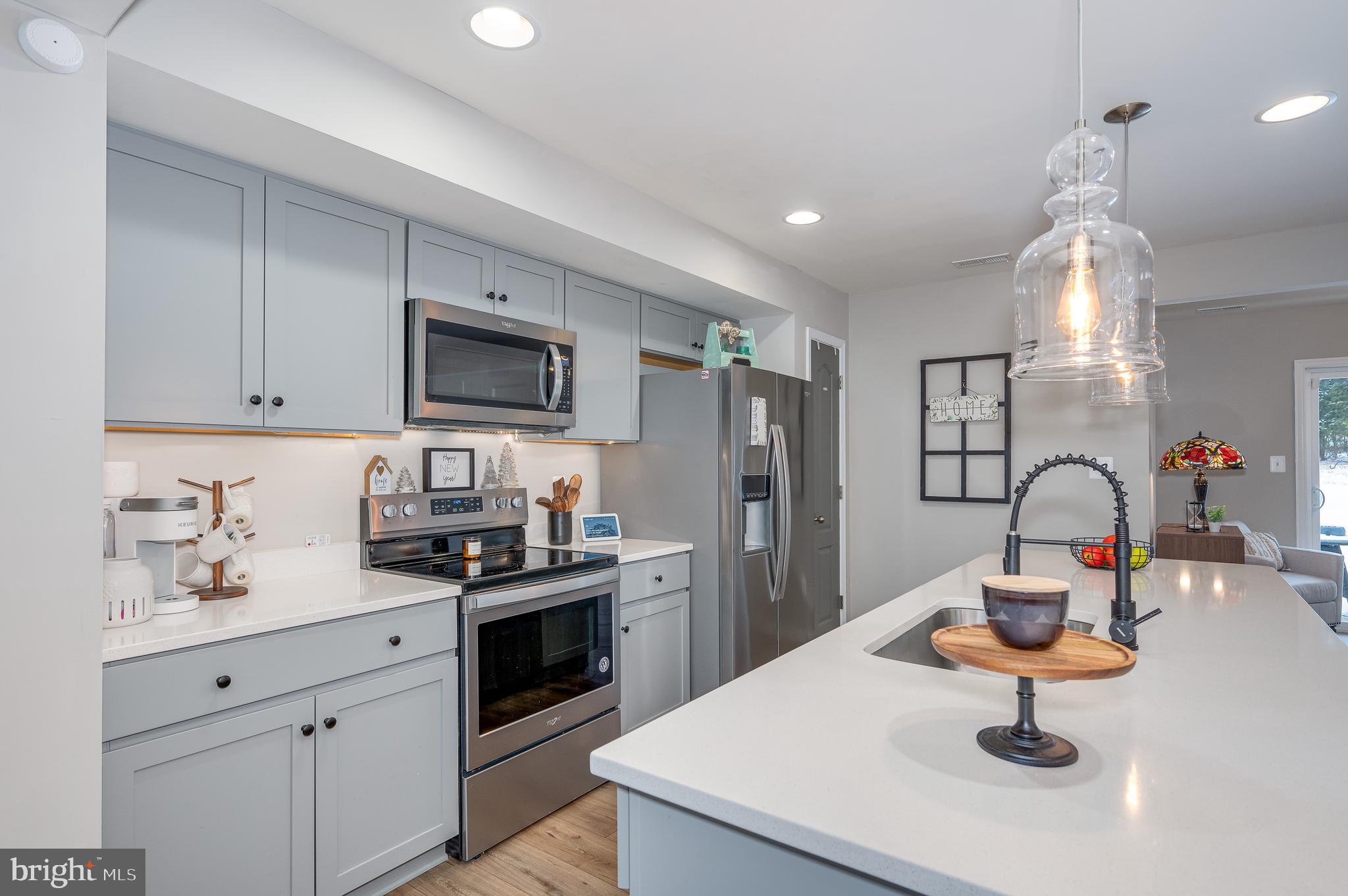 WHISPERING PINES - Residential