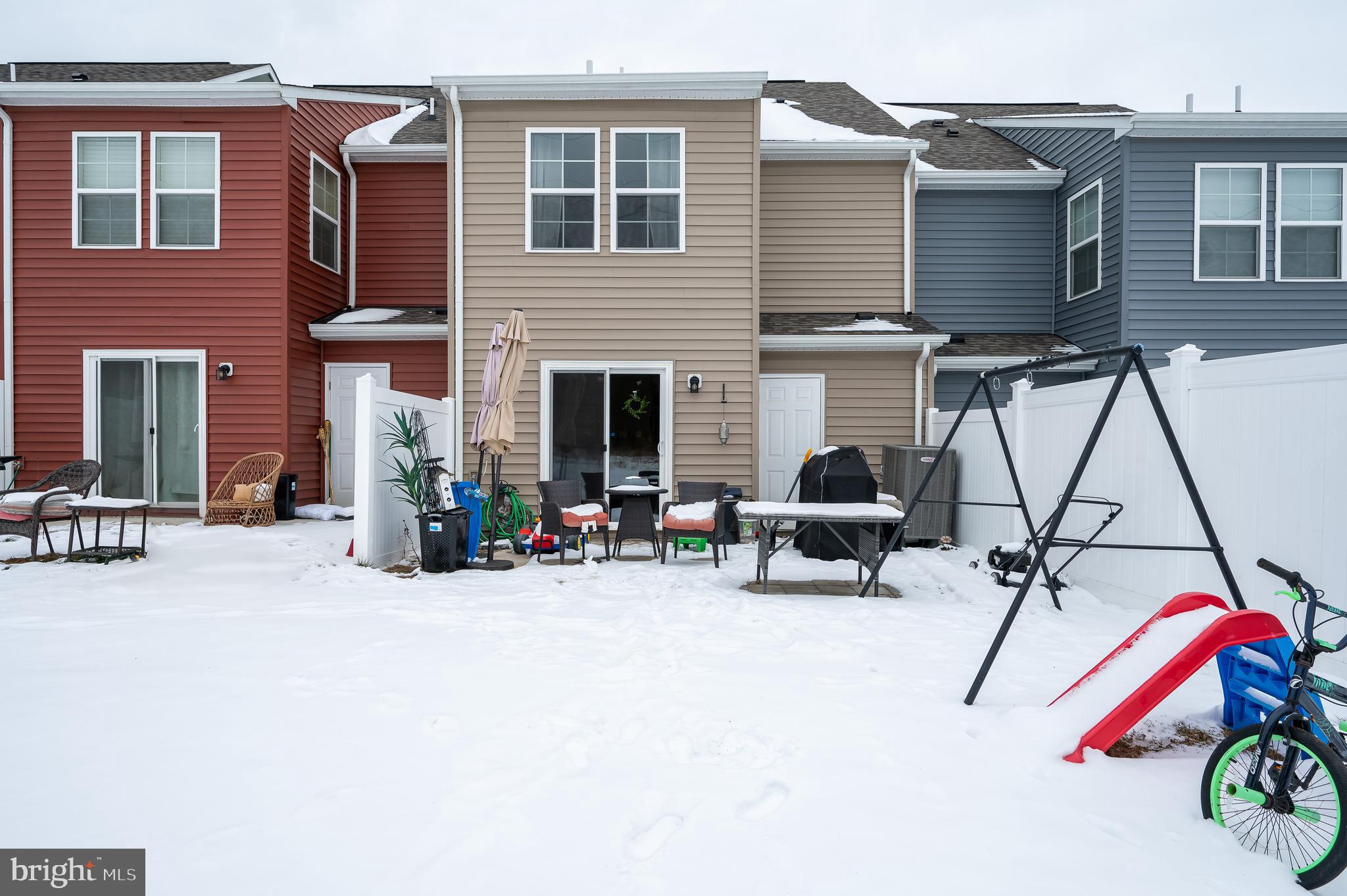 WHISPERING PINES - Residential