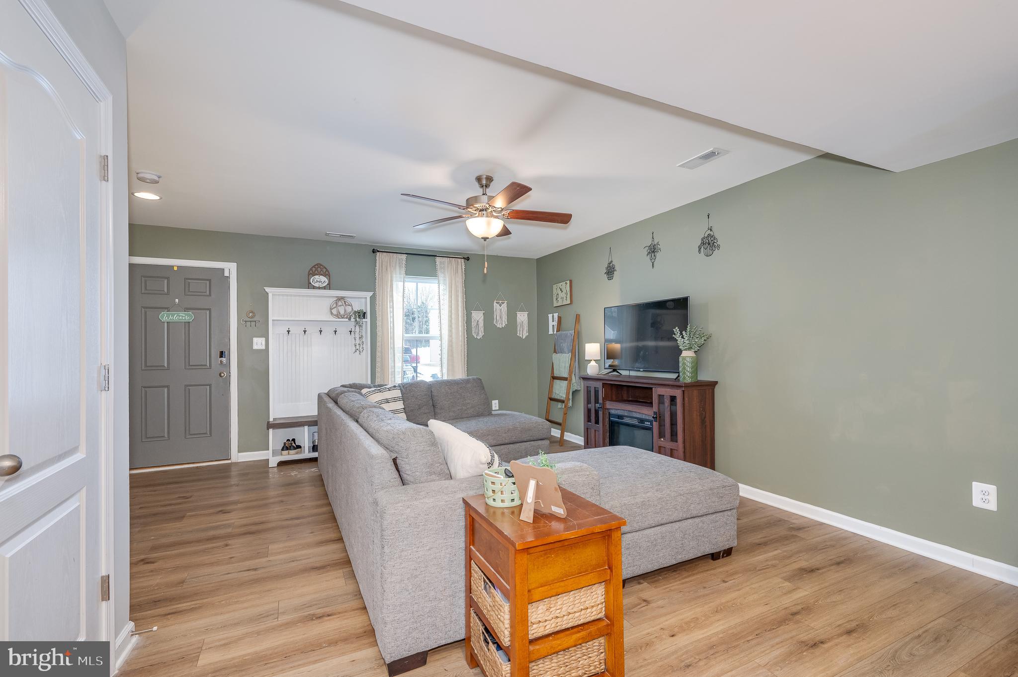 WHISPERING PINES - Residential