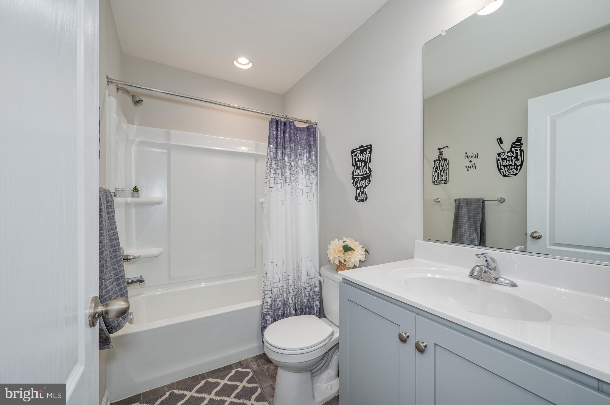 WHISPERING PINES - Residential