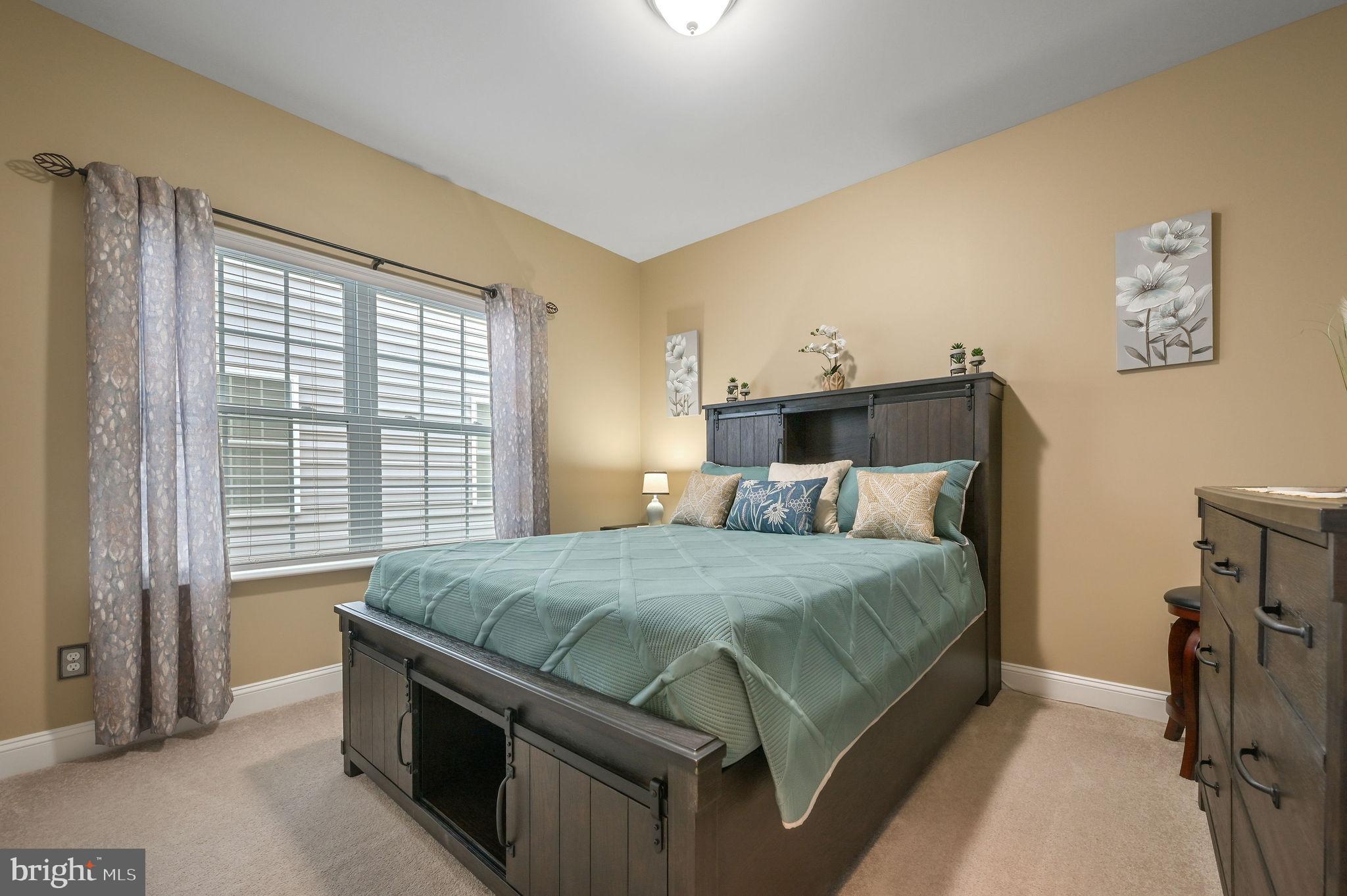 VILLAGE OF EASTRIDGE - Residential