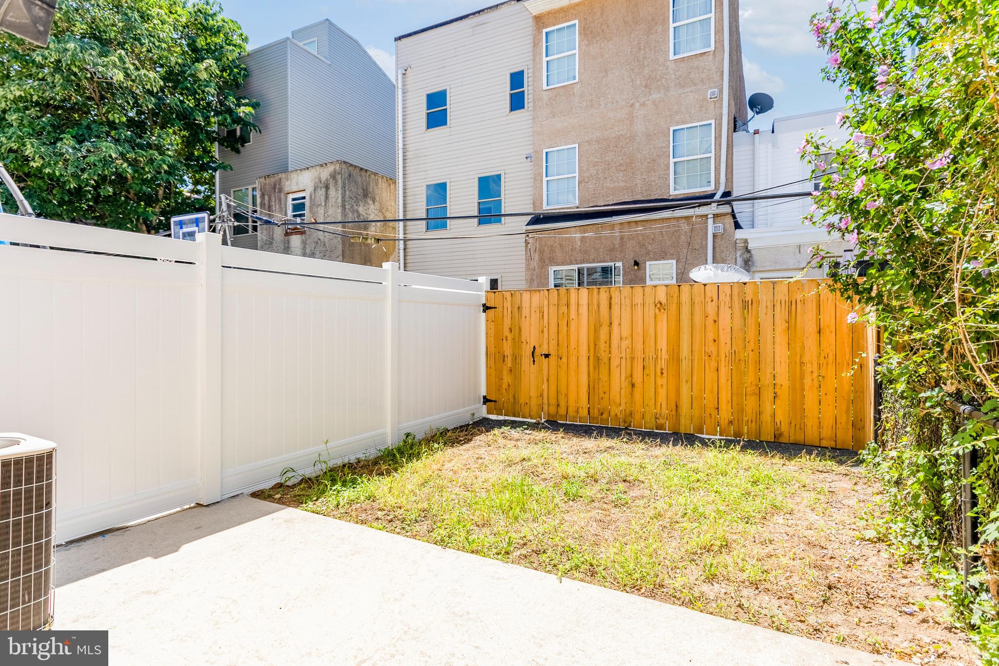 POINT BREEZE - Residential