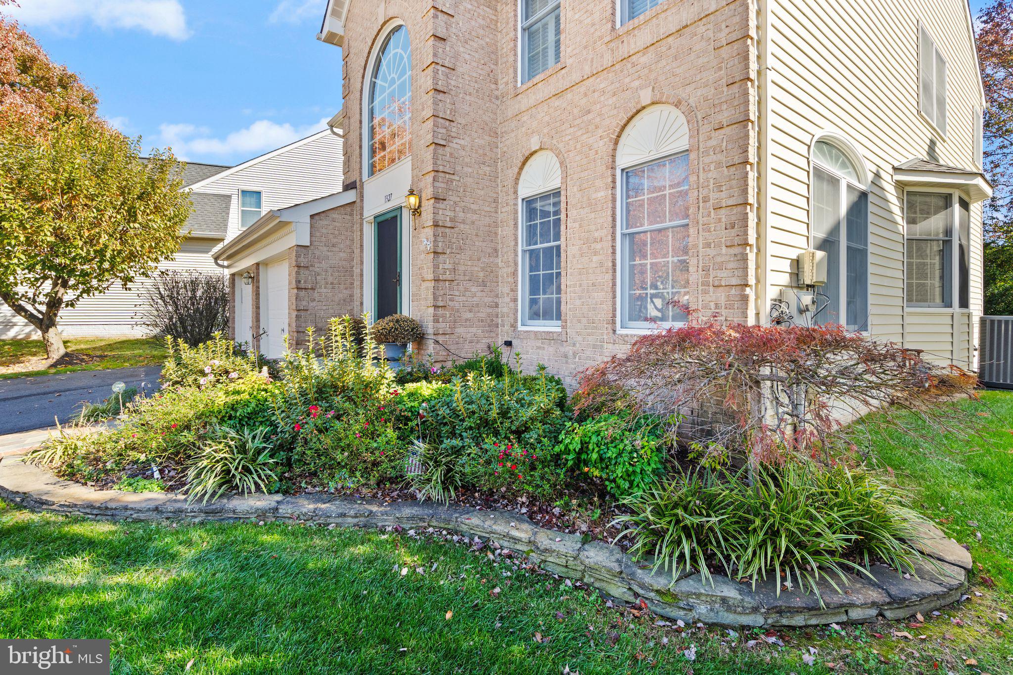 CRIPPENS CORNER - Residential Lease