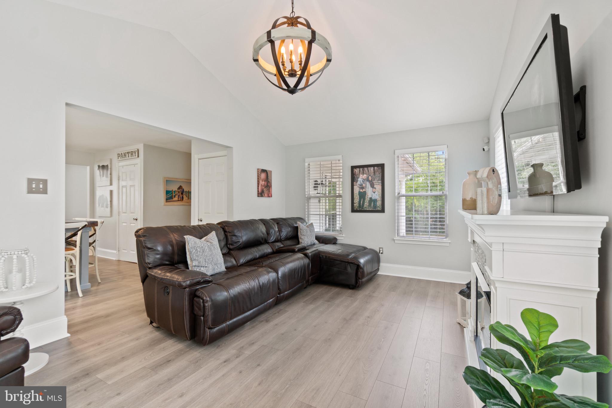 WILLOW HILL - Residential